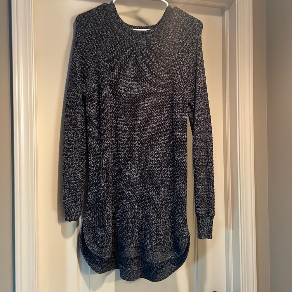 Excellent condition, never worn, no tags